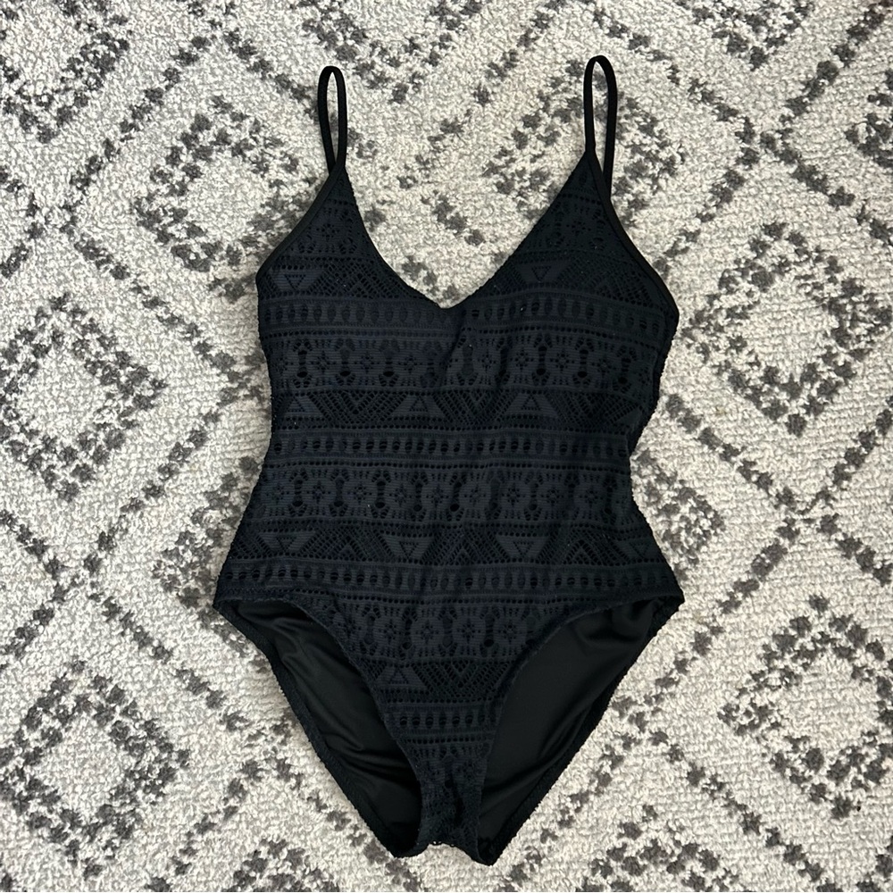 🩵3 for $10 Becca crochet look one piece bathing suit black size L